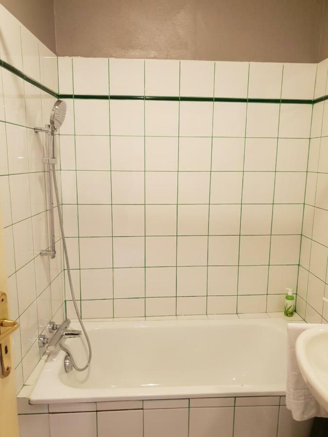 City House Appartements Entraigues-sur-la-Sorgue Екстериор снимка