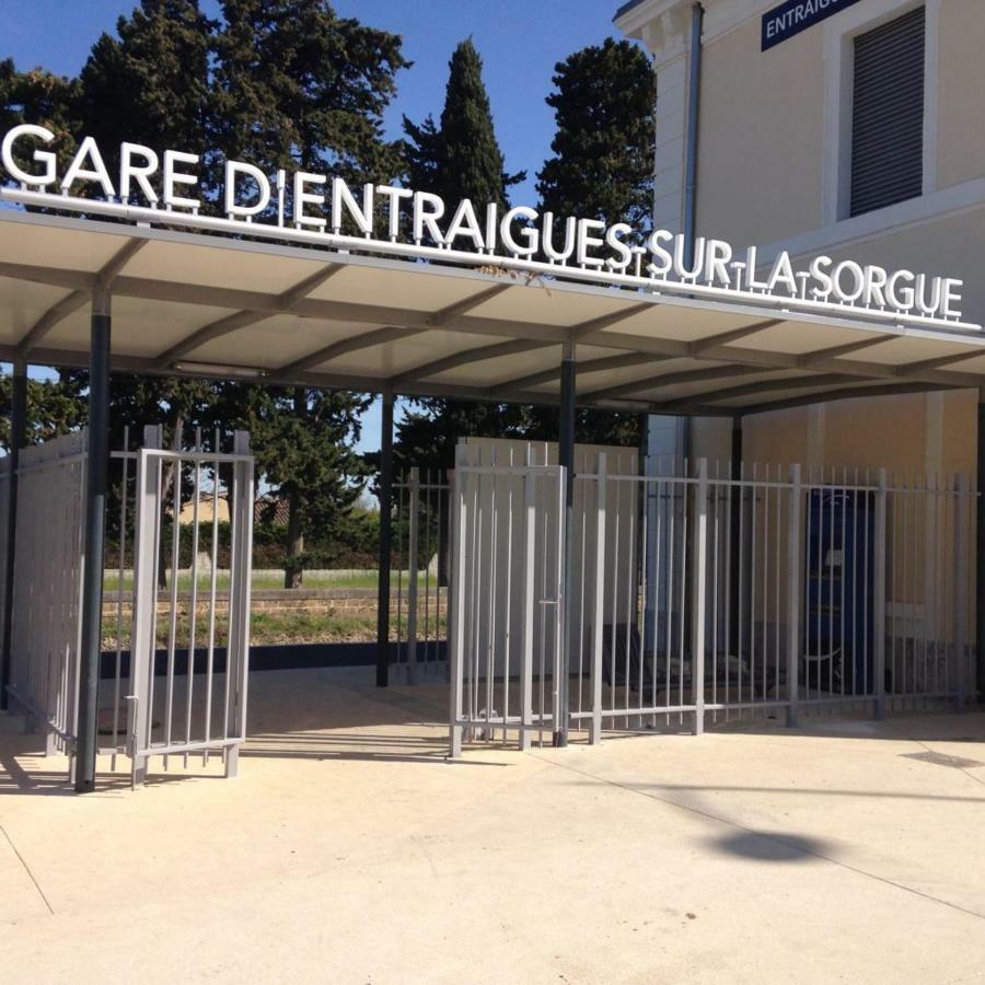 City House Appartements Entraigues-sur-la-Sorgue Екстериор снимка